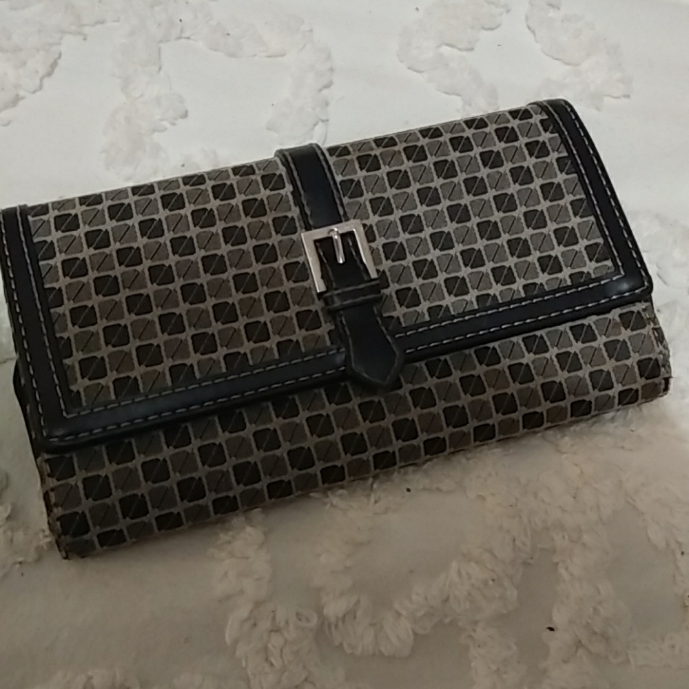 Nine and Company checkbook wallet